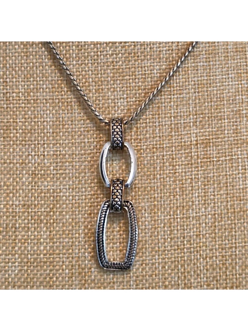 Napier Silver Tone Chain Rectangle Ring Pendant 18" Necklace - Picture 2 of 2
